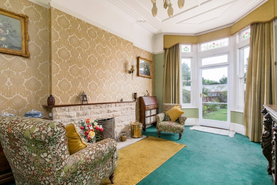 Living Room 17 (Medium)