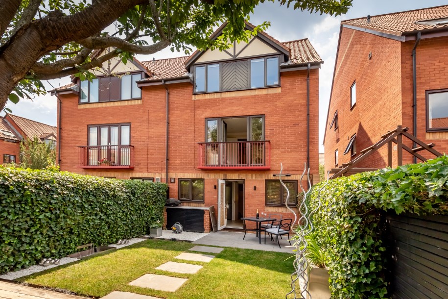 Cumberland Close Baltic Wharf » Richard Harding Estate Agents in Bristol