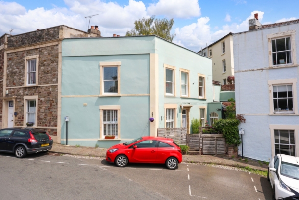 Ambra Vale | Cliftonwood